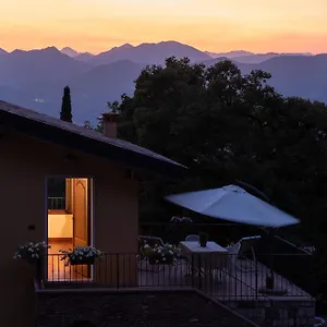 La Casetta, Con Vista E Montagne , San Zeno di Montagna Italien
